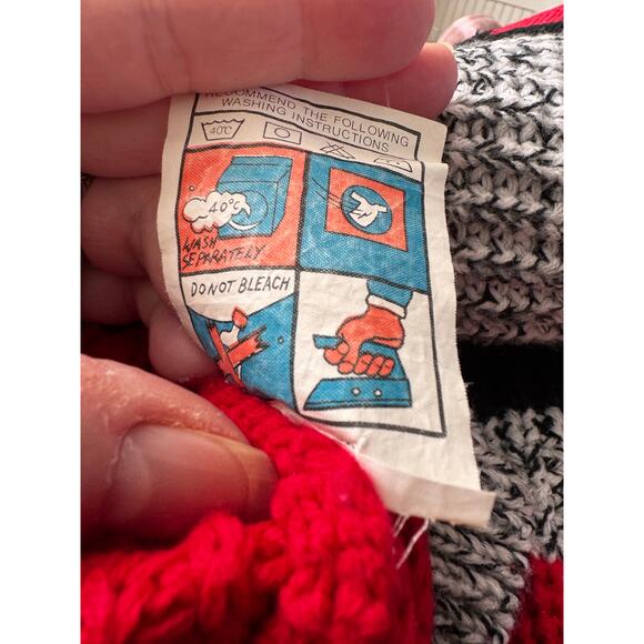VTG Saturdays Retro 80’s 90’s V-Neck  Knit Sweater Red Black White Men’s Large - Picture 6 of 13